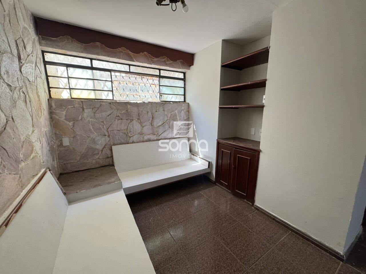 Casa para aluguel no Célvia: 