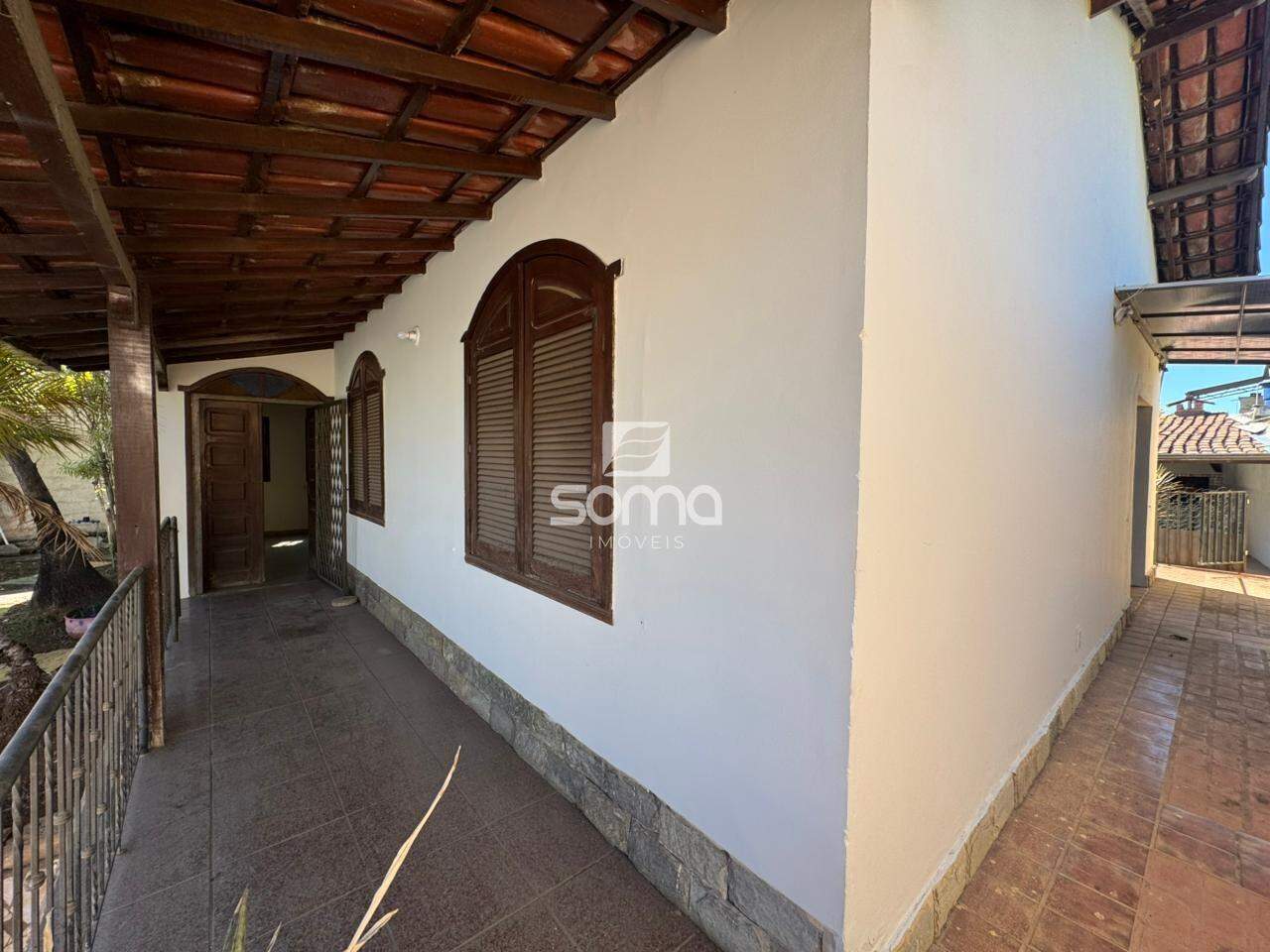 Casa para aluguel no Célvia: 