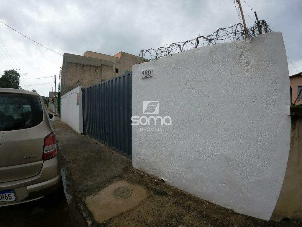 Lote para aluguel no Centro: 