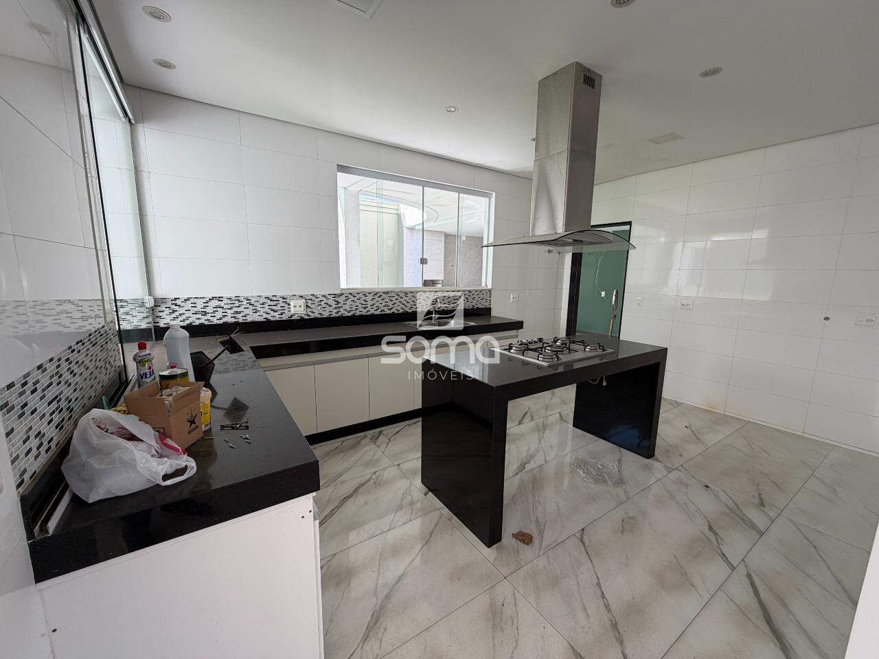 Casa em condomínio à venda no Condominio Rosa dos Ventos: