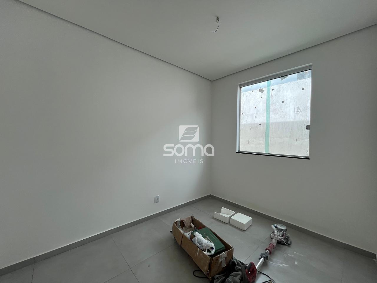 Casa Geminada à venda no Célvia: 