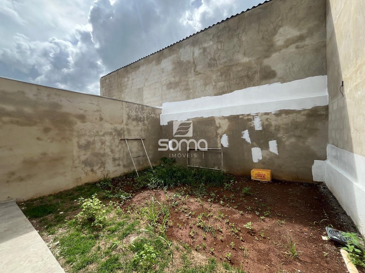 Casa Geminada à venda no Célvia: 