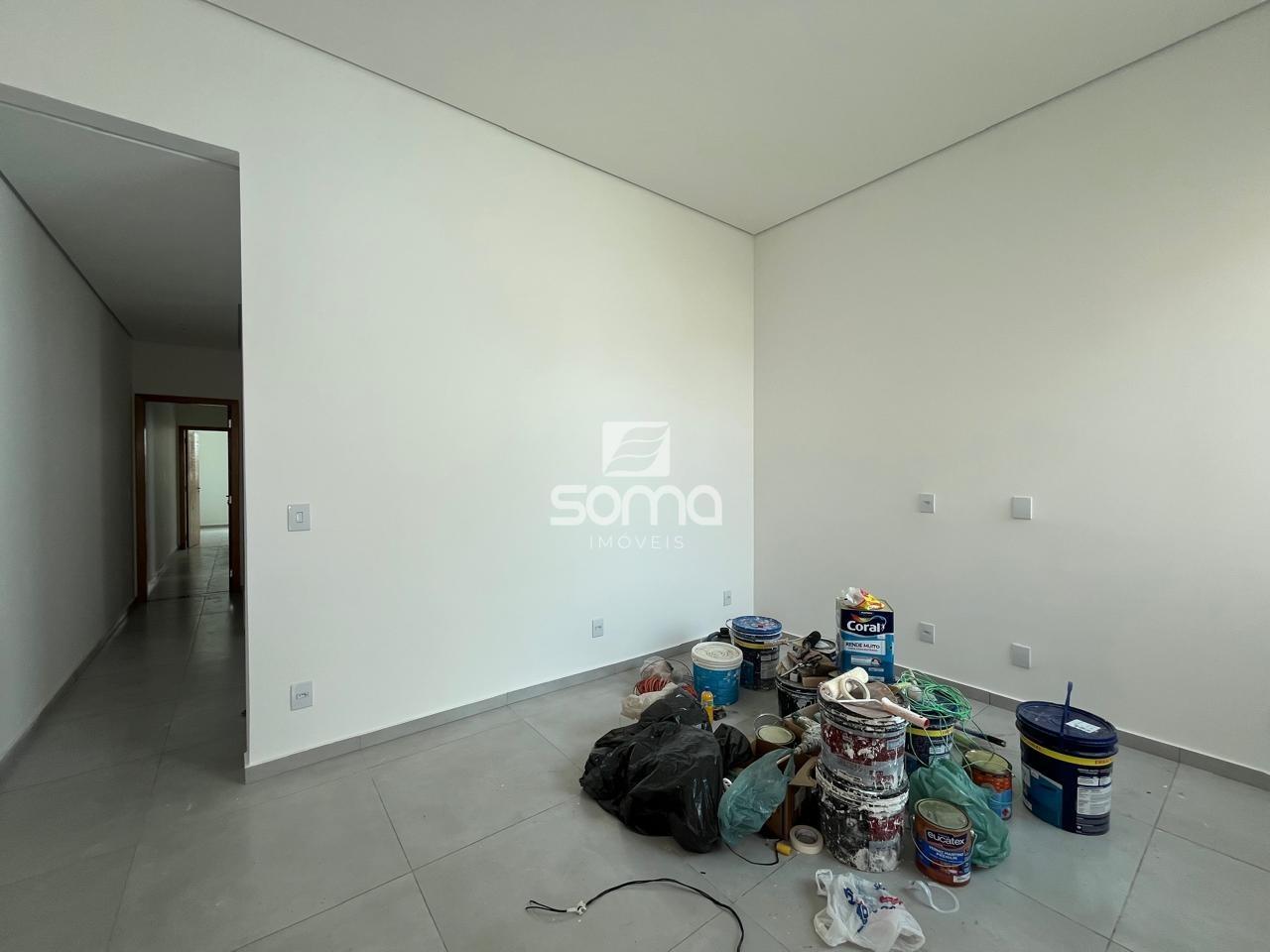 Casa Geminada à venda no Célvia: 