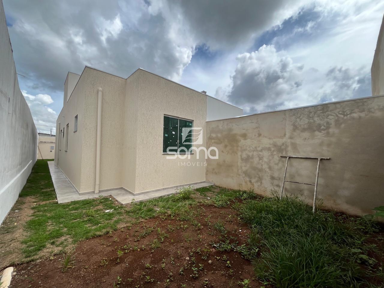 Casa Geminada à venda no Célvia: 