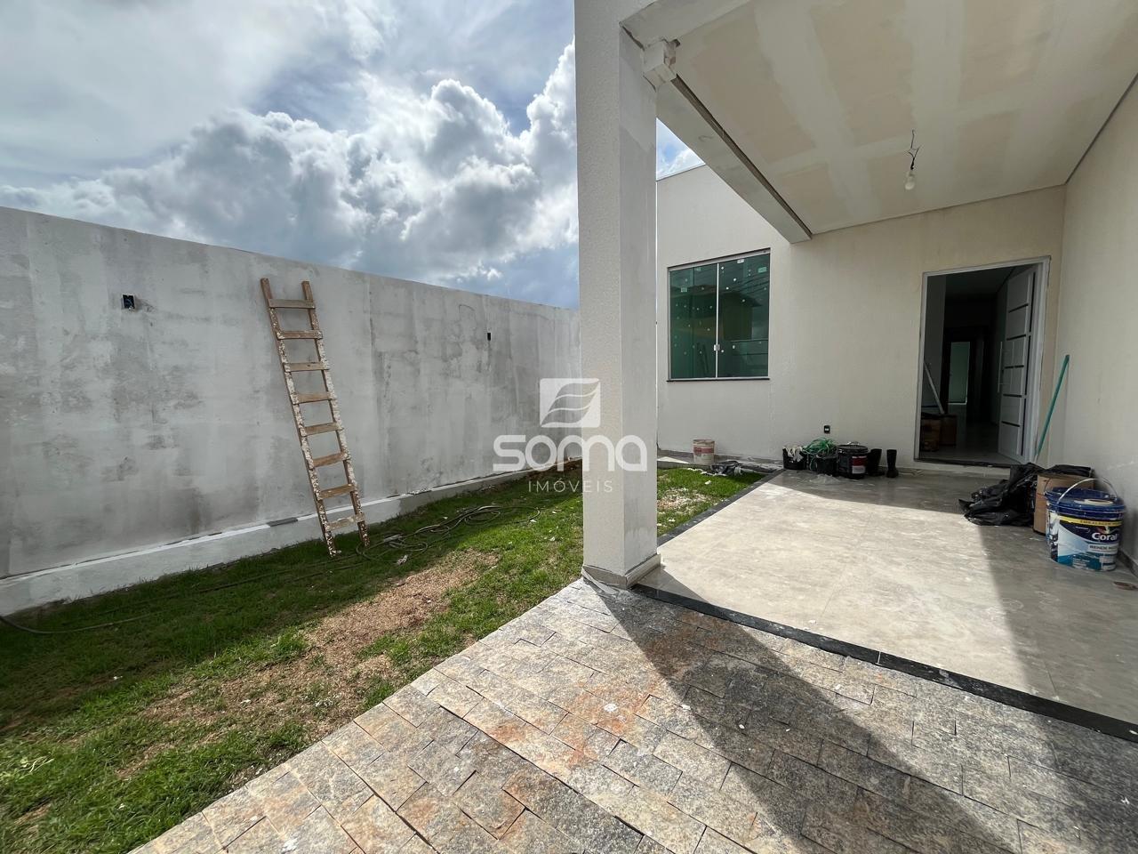 Casa Geminada à venda no Célvia: 