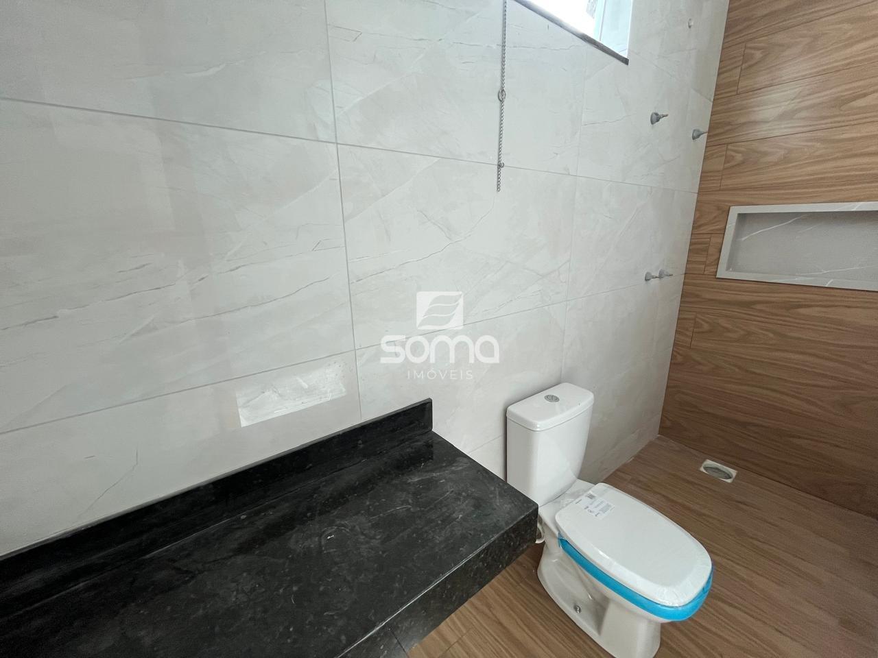 Casa Geminada à venda no Célvia: 