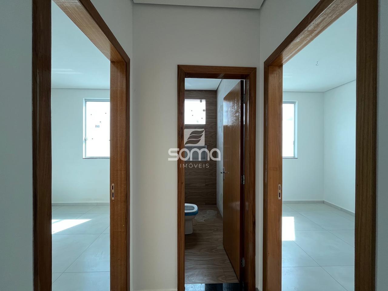 Casa Geminada à venda no Célvia: 