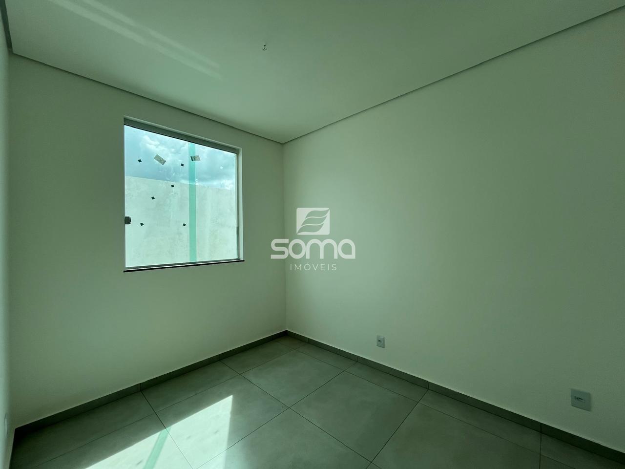 Casa Geminada à venda no Célvia: 