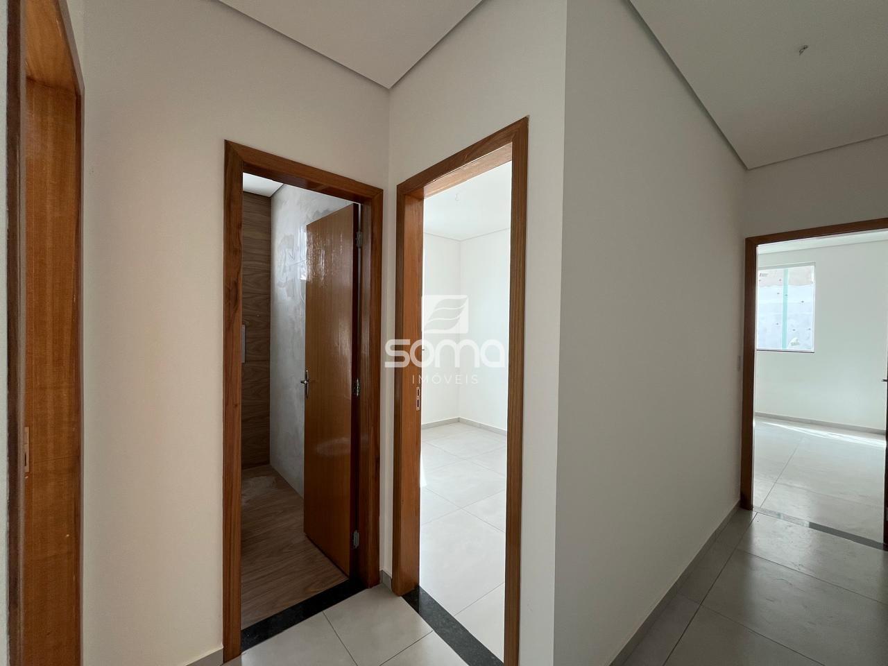 Casa Geminada à venda no Célvia: 