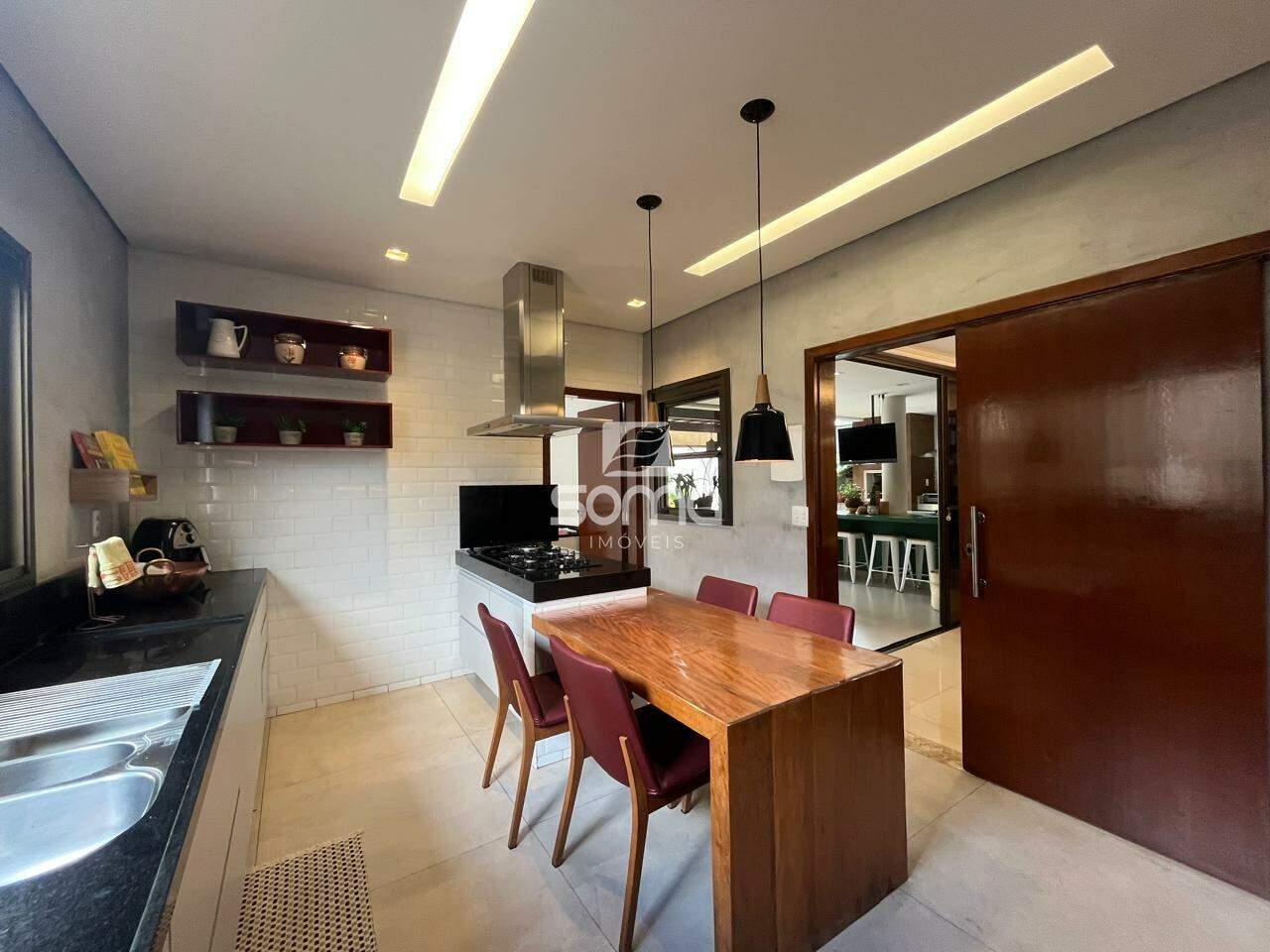 Casa em condomínio à venda no Condominio Rosa dos Ventos: 