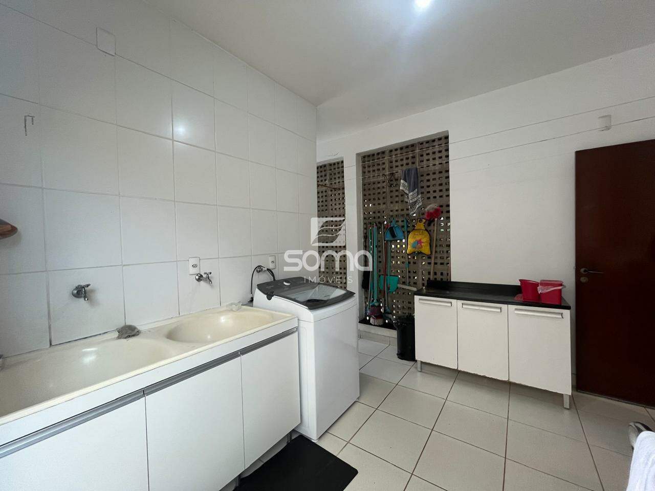 Casa em condomínio à venda no Condominio Rosa dos Ventos: 