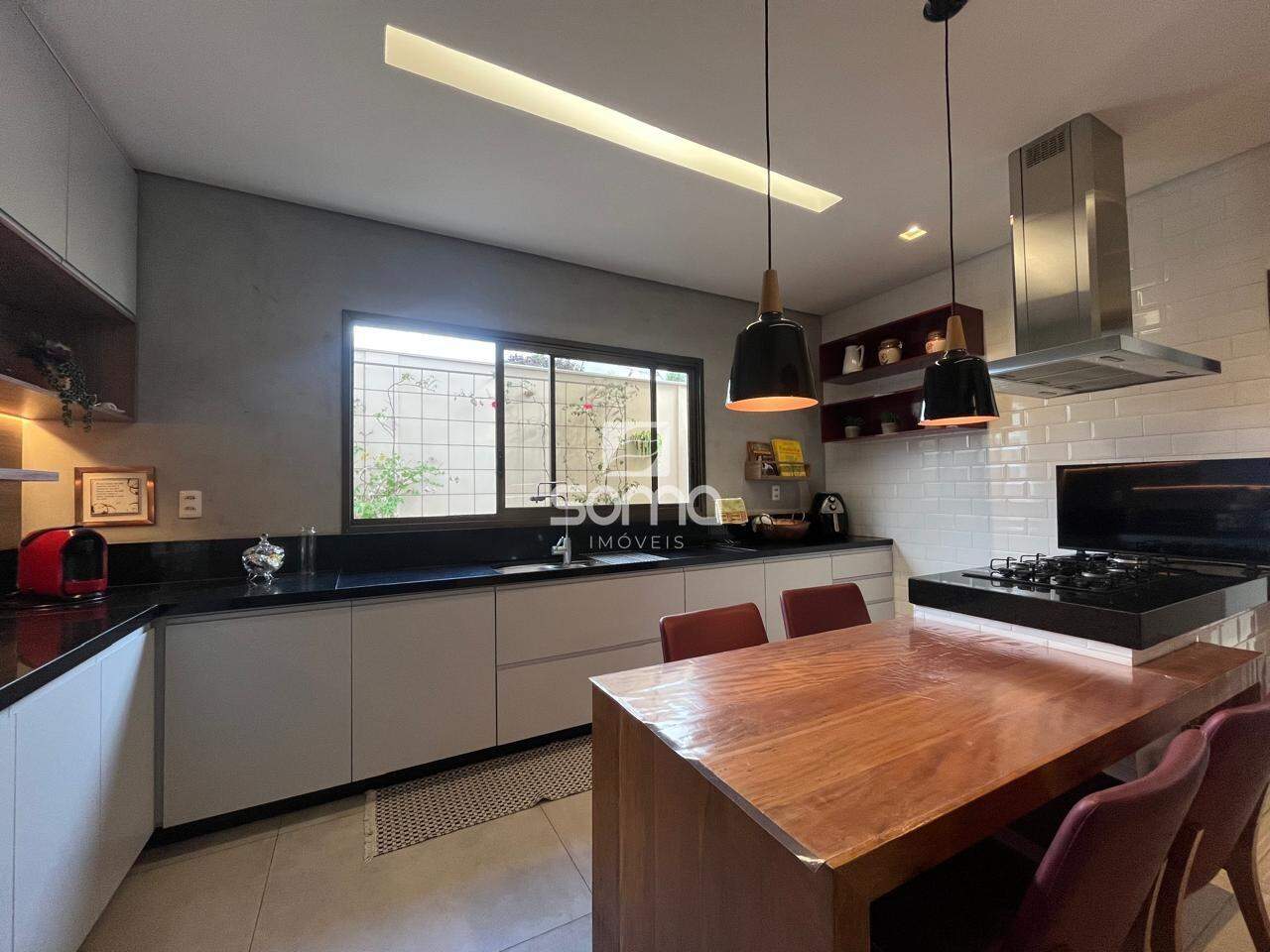Casa em condomínio à venda no Condominio Rosa dos Ventos: 