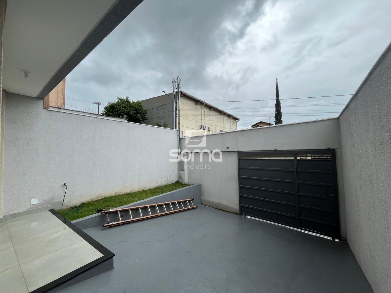 Casa à venda no Lourdes: 