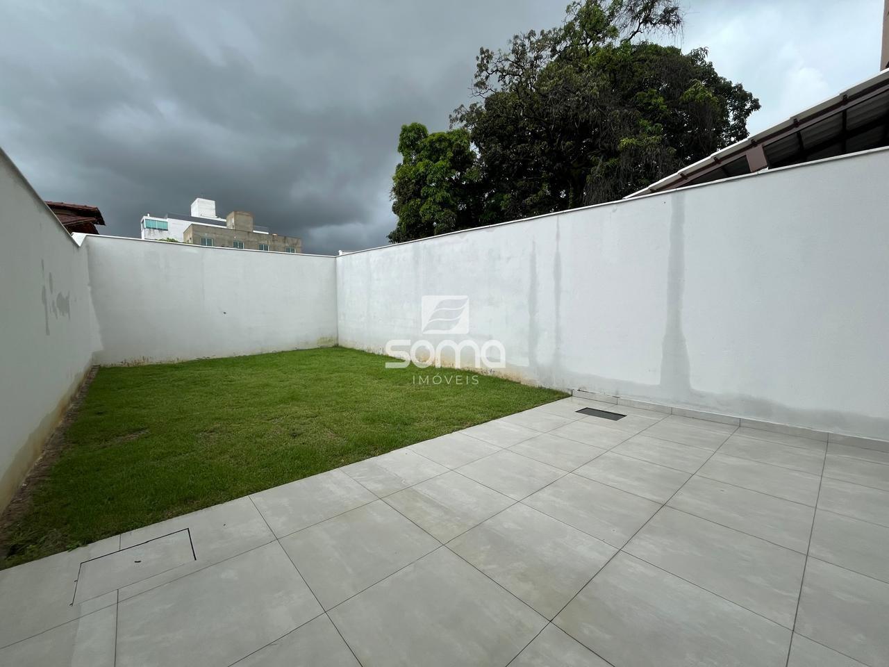 Casa à venda no Lourdes: 