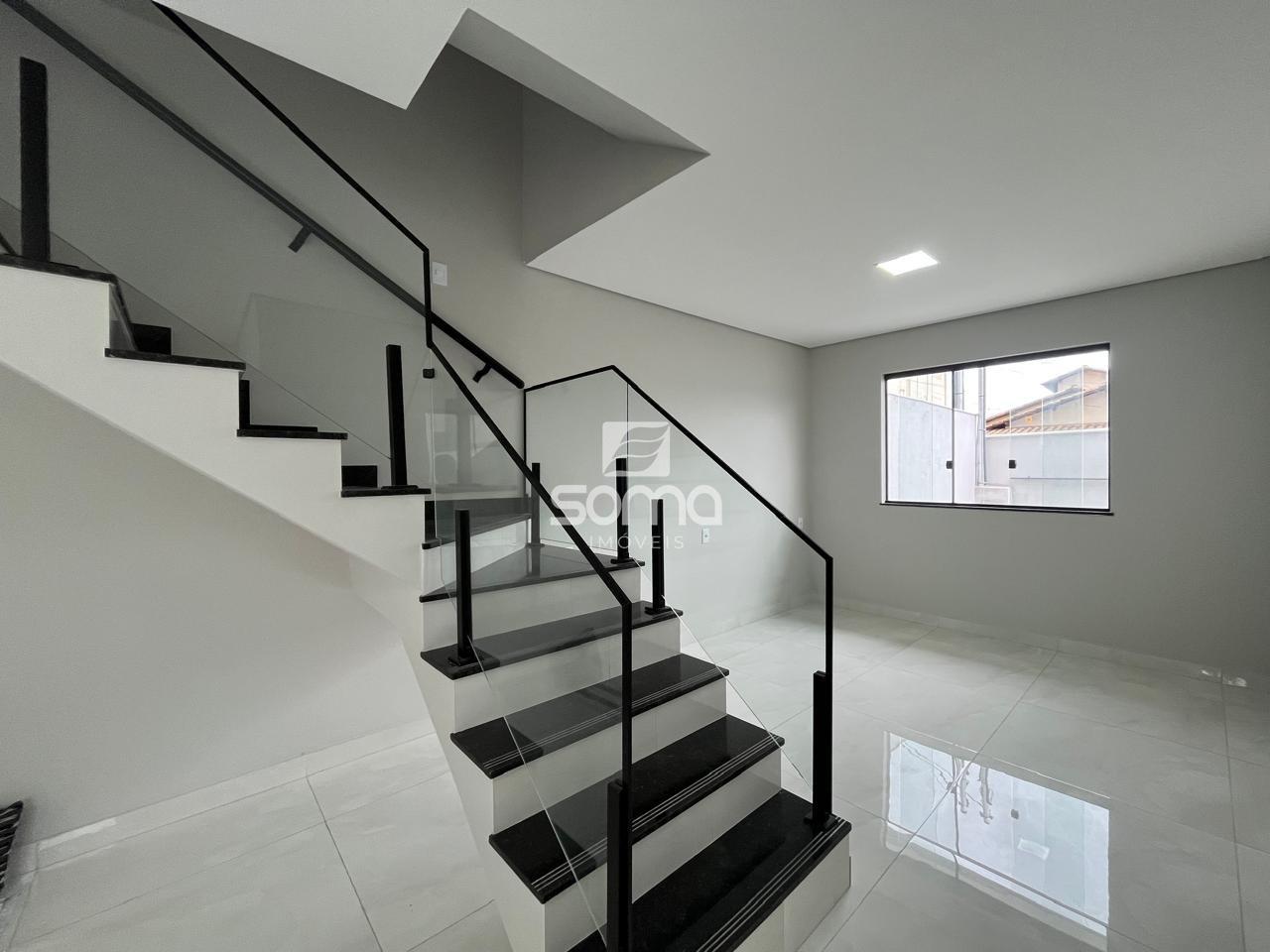 Casa à venda no Lourdes: 