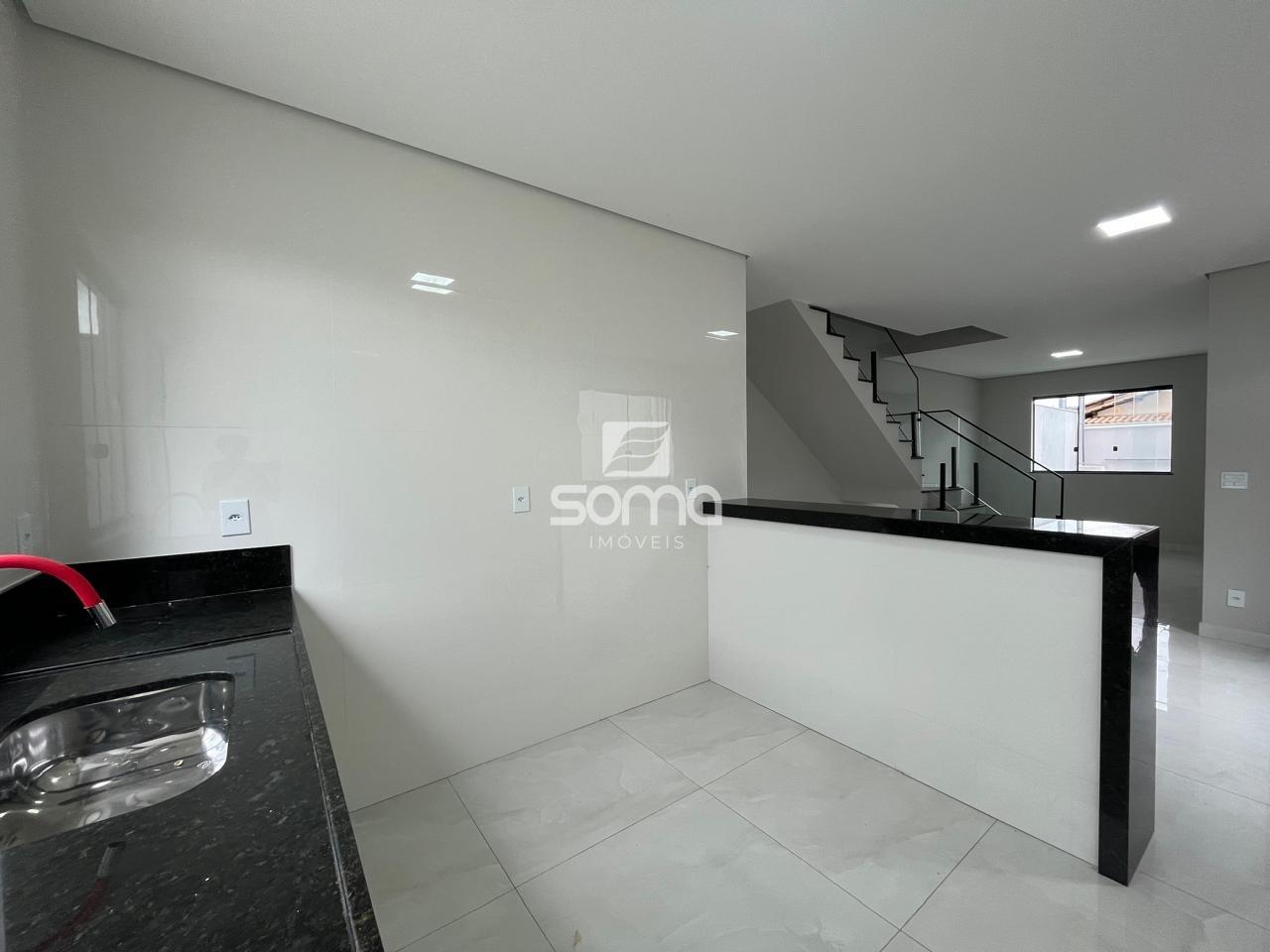 Casa à venda no Lourdes: 