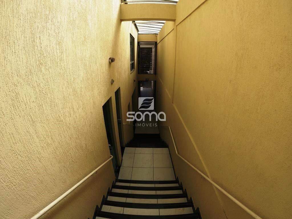 Sala para aluguel no Centro: 