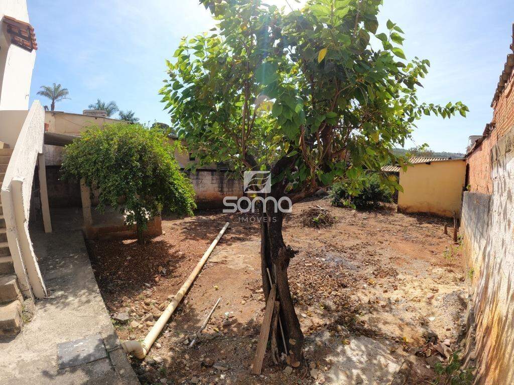 Casa à venda no Célvia: 