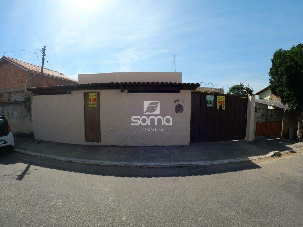 Casa à venda no Célvia: 