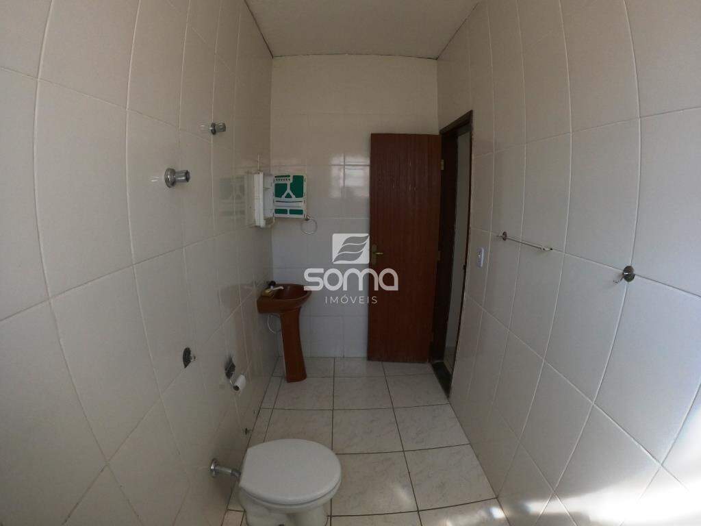 Casa à venda no Célvia: 