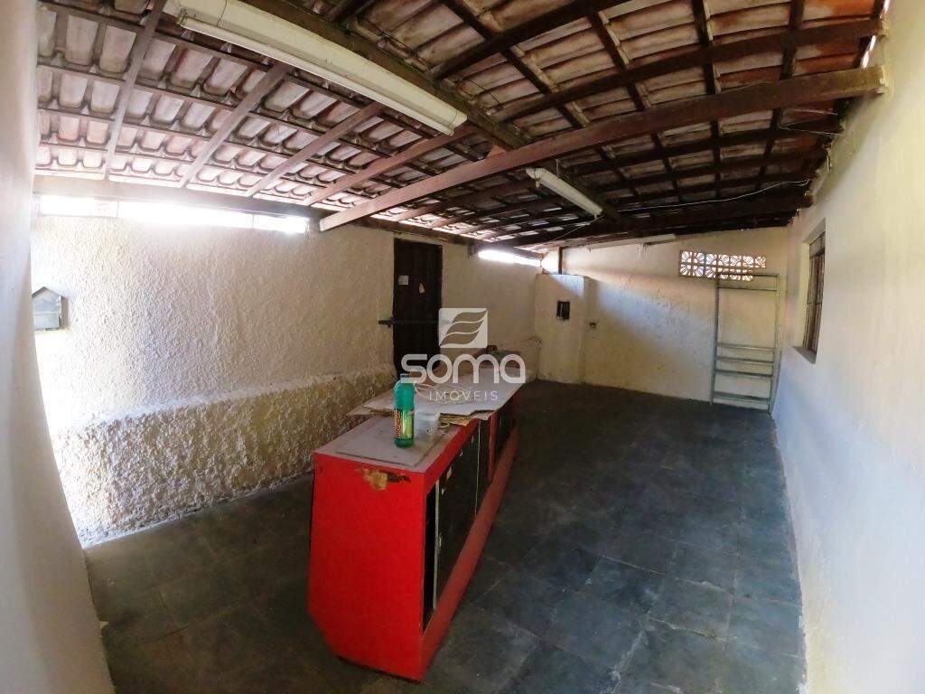 Casa à venda no Célvia: 