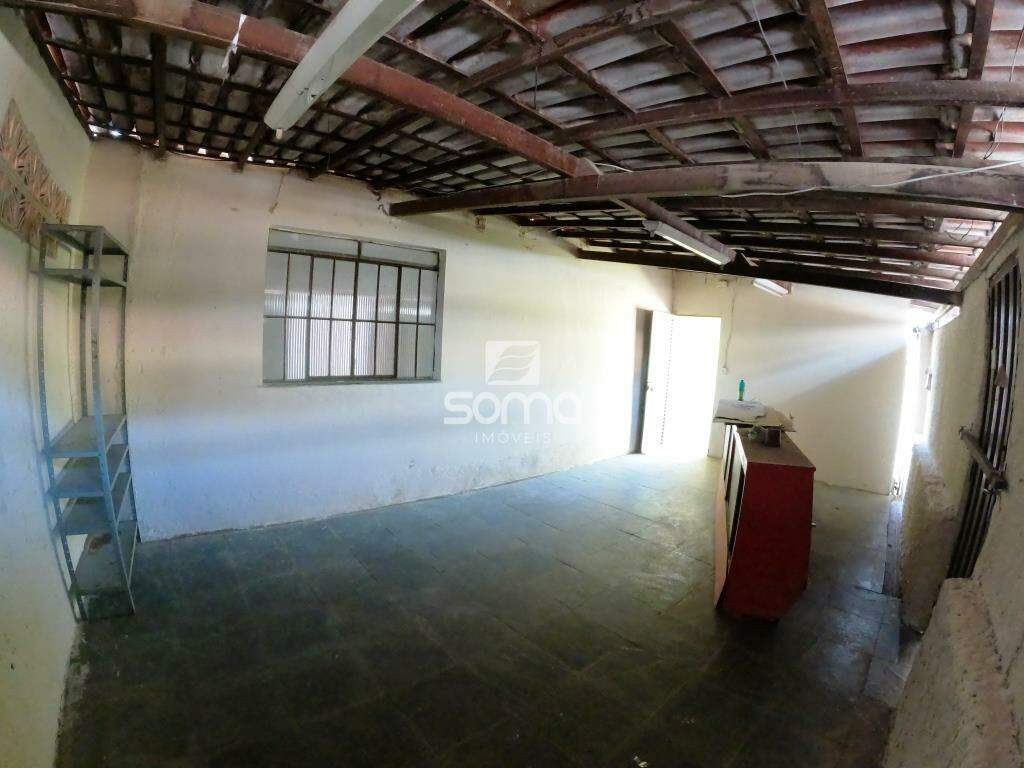 Casa à venda no Célvia: 