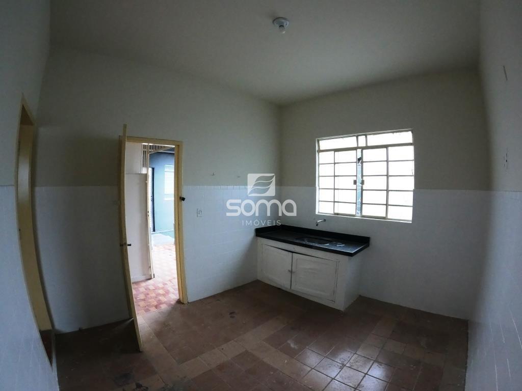 Casa para aluguel no Centro: 