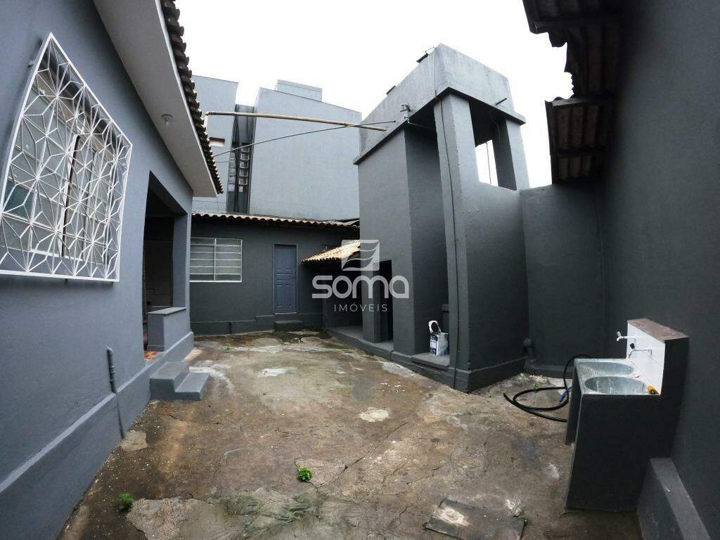 Casa para aluguel no Centro: 