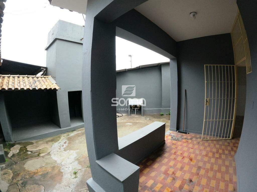 Casa para aluguel no Centro: 