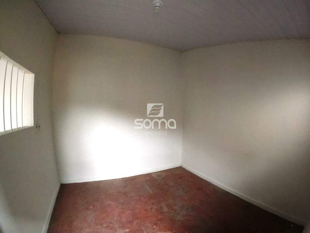 Casa para aluguel no Centro: 