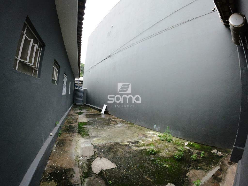 Casa para aluguel no Centro: 