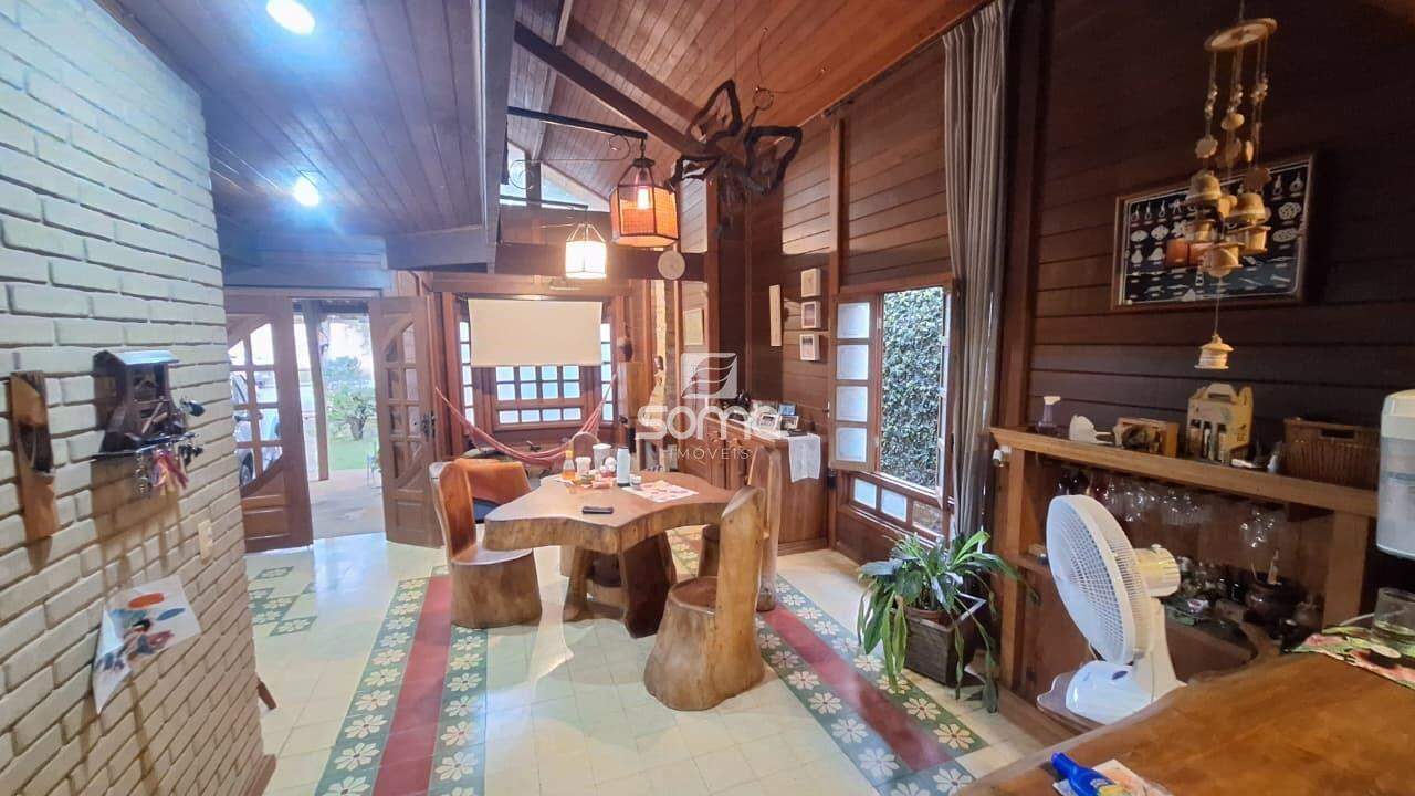 Casa à venda no Jardim Itau: 