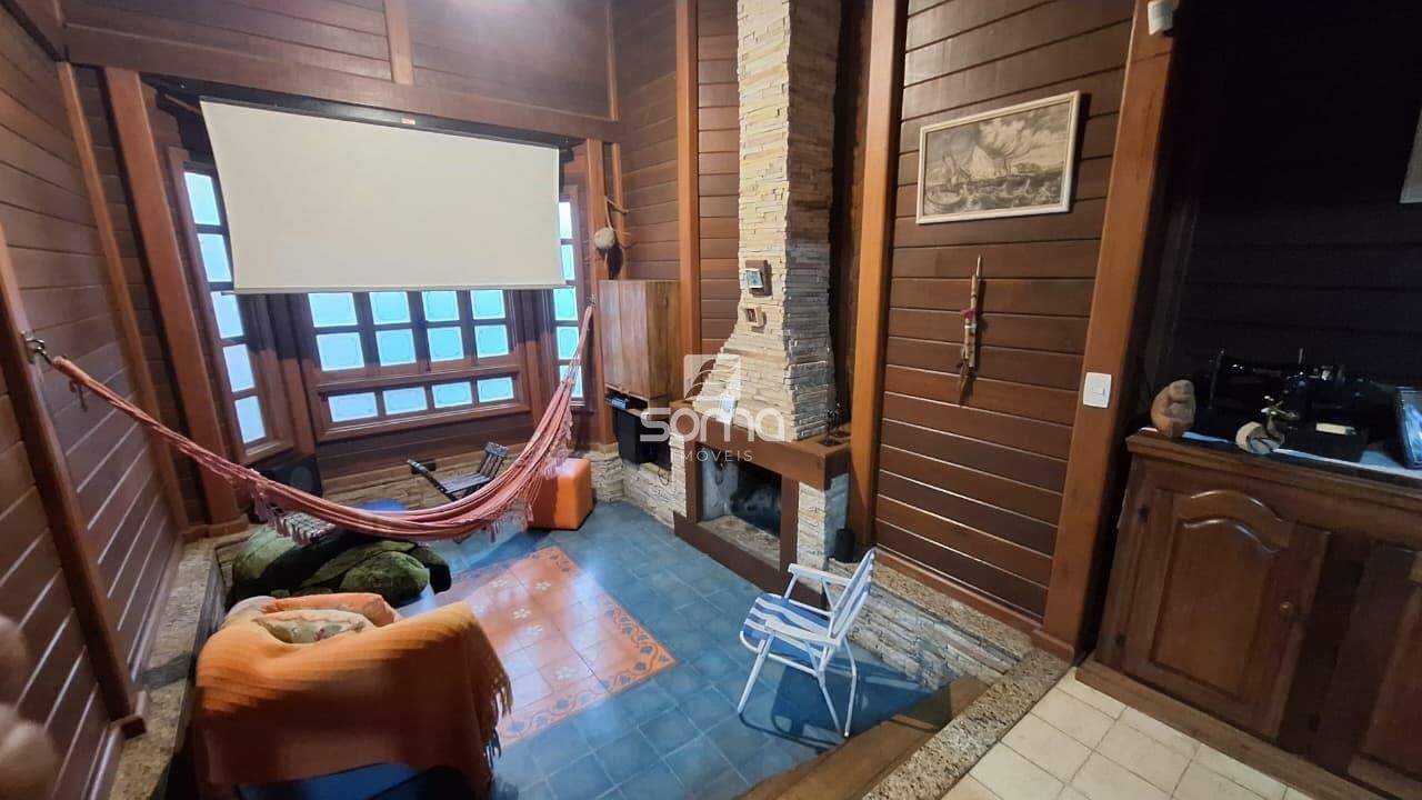 Casa à venda no Jardim Itau: 