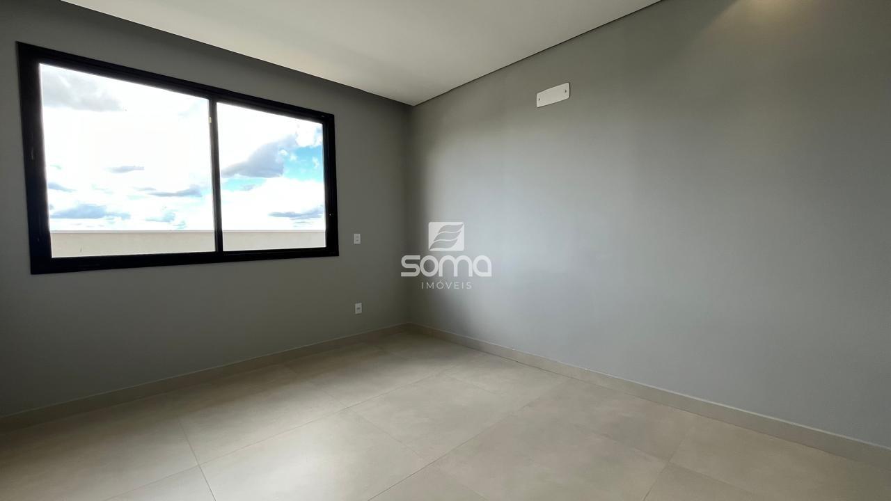 Casa em condomínio à venda no Gran Park: 