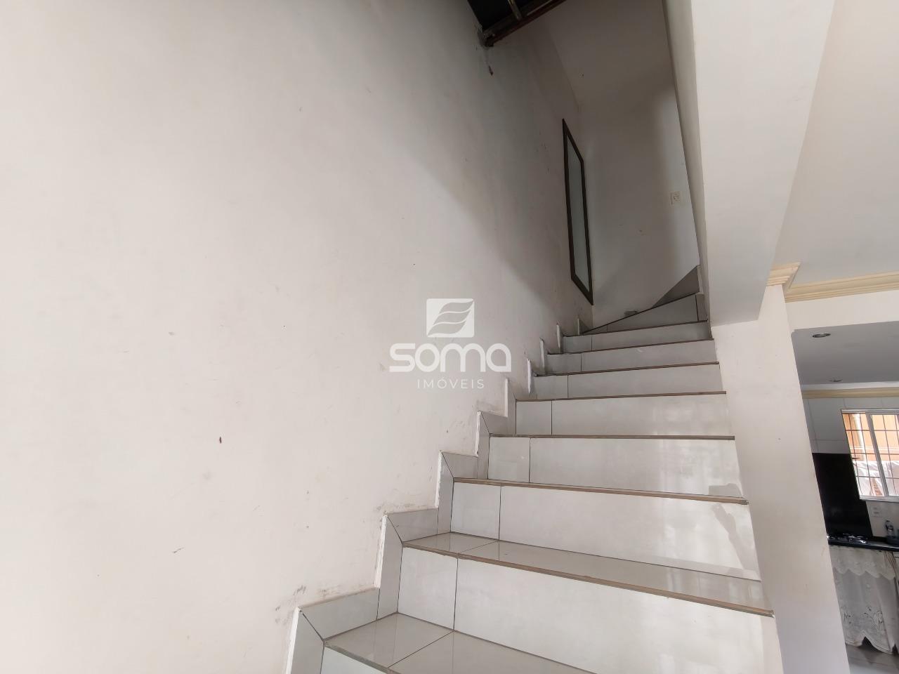 Casa Geminada à venda no Chácaras Reunidas São Vicente: 