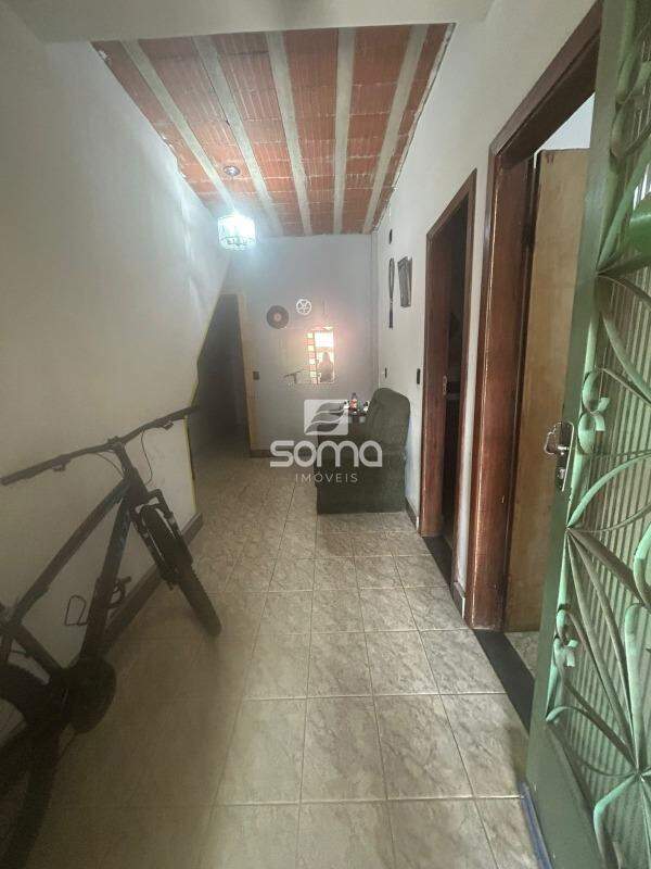 Casa à venda no Conjunto Habitacional Morro Alto: 