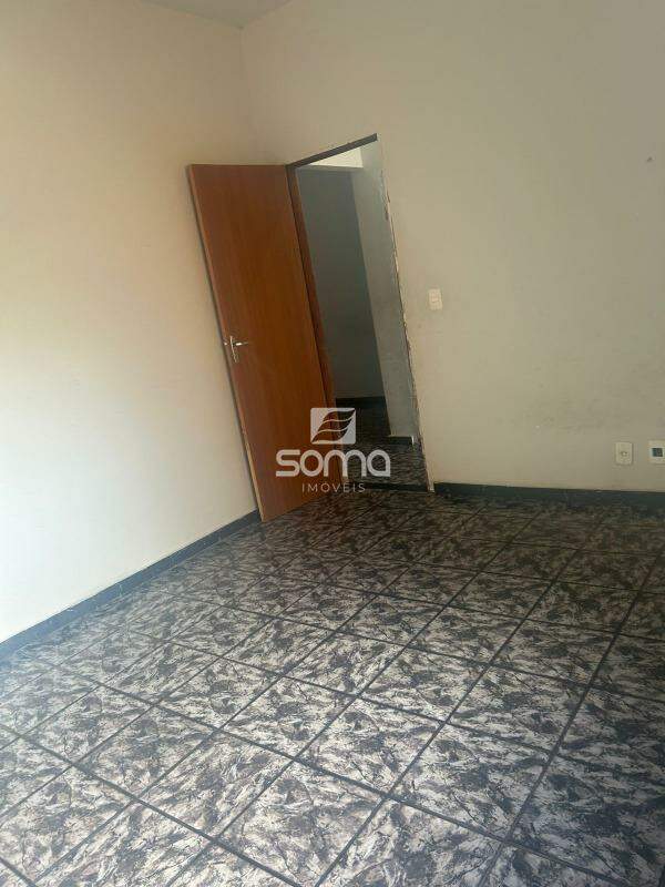 Casa à venda no Conjunto Habitacional Morro Alto: 