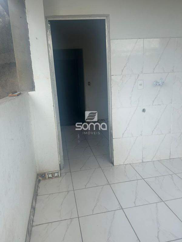 Casa à venda no Conjunto Habitacional Morro Alto: 