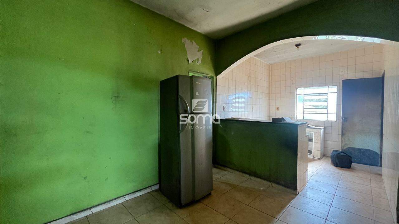 Casa à venda no Célvia: 