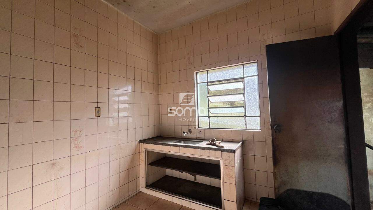 Casa à venda no Célvia: 