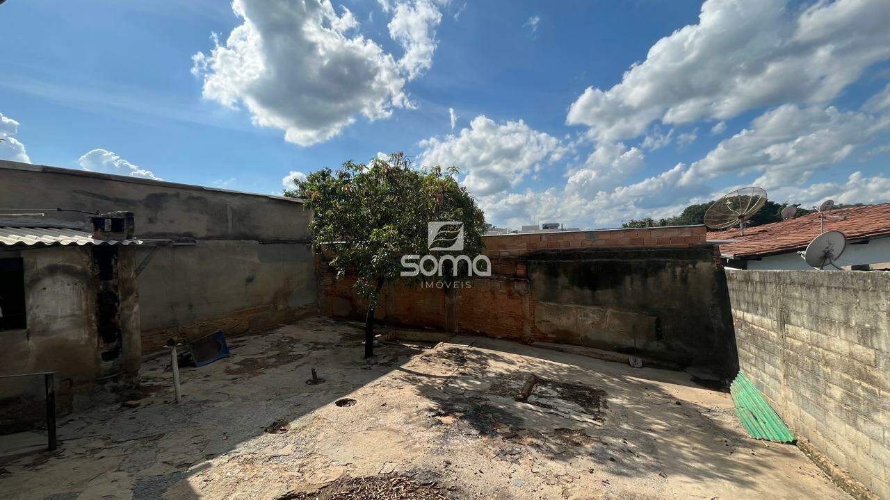 Casa à venda no Célvia: 