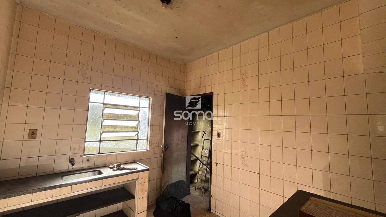 Casa à venda no Célvia: 