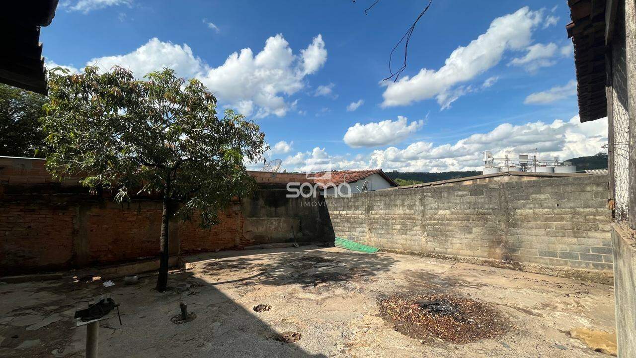 Casa à venda no Célvia: 