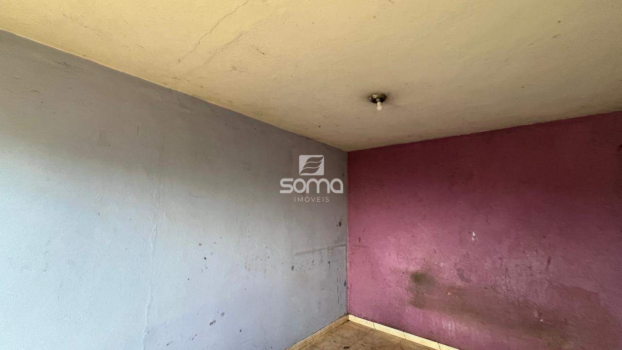 Casa à venda no Célvia: 