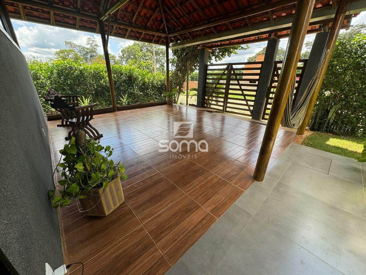 Casa em condomínio à venda no Condomínio Lírio dos Vales: 