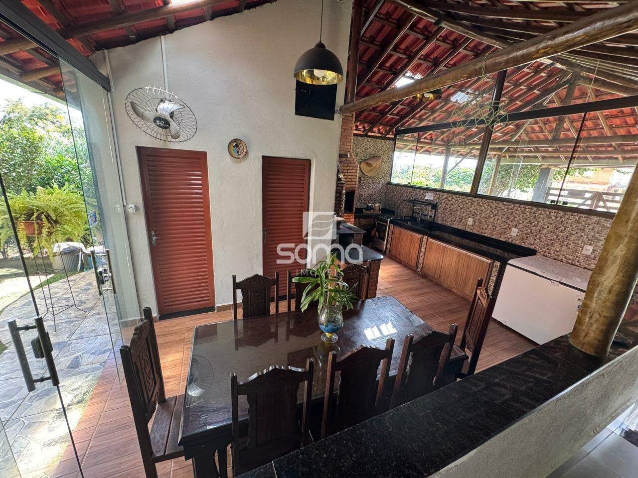 Casa em condomínio à venda no Condomínio Lírio dos Vales: 