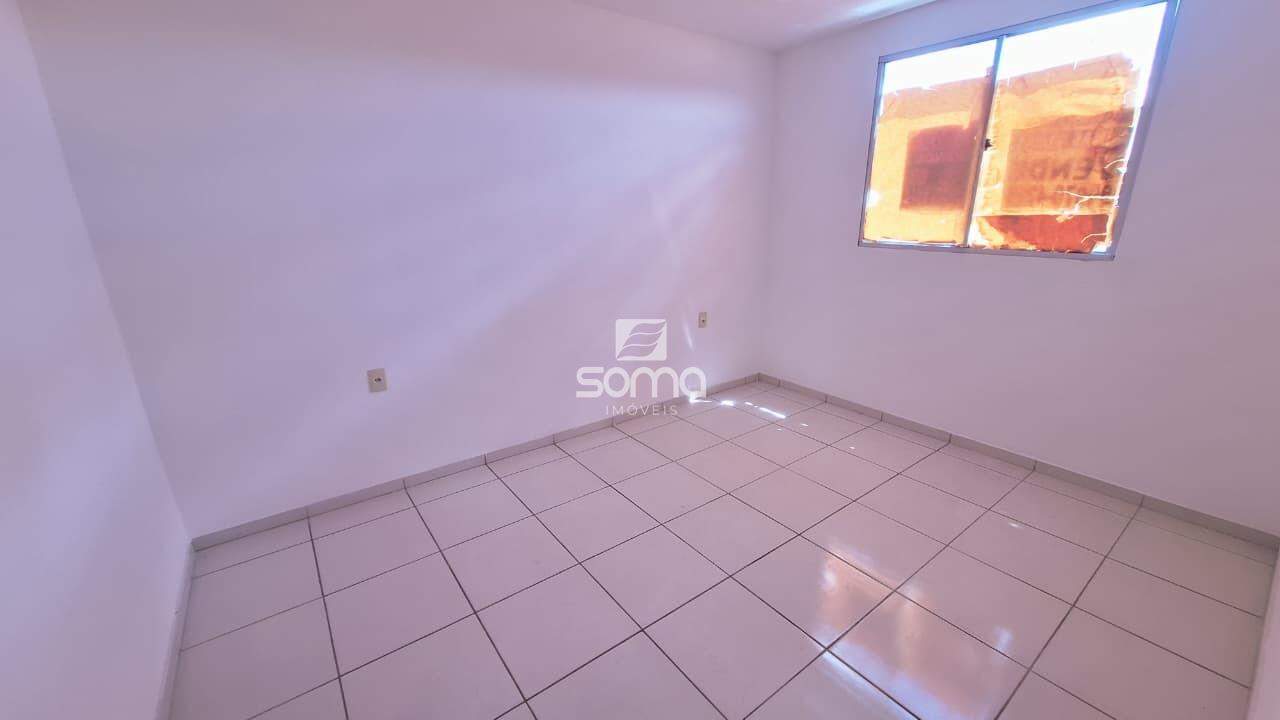 Apartamento à venda no Célvia: 