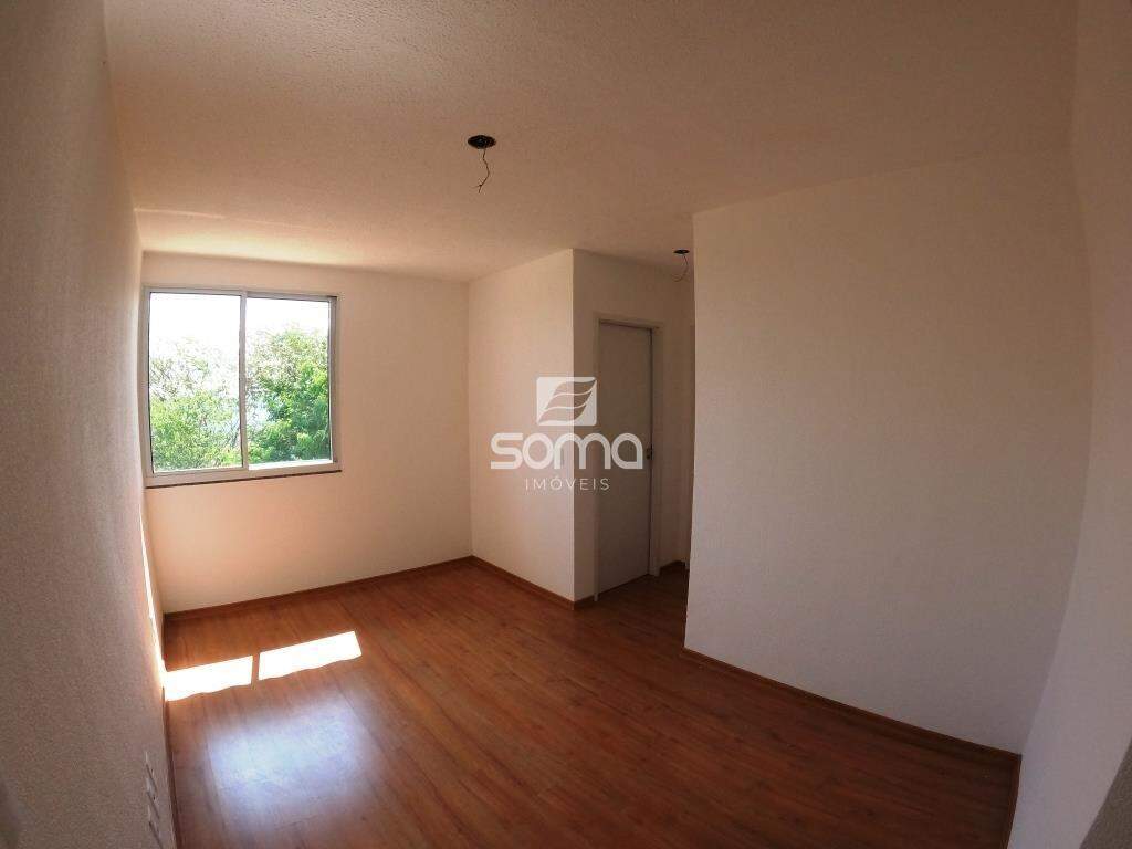 Apartamento para aluguel no Serra Dourada: 