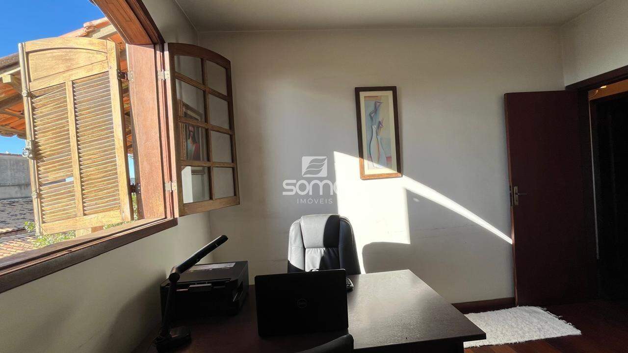 Casa à venda no Jardim Itau: