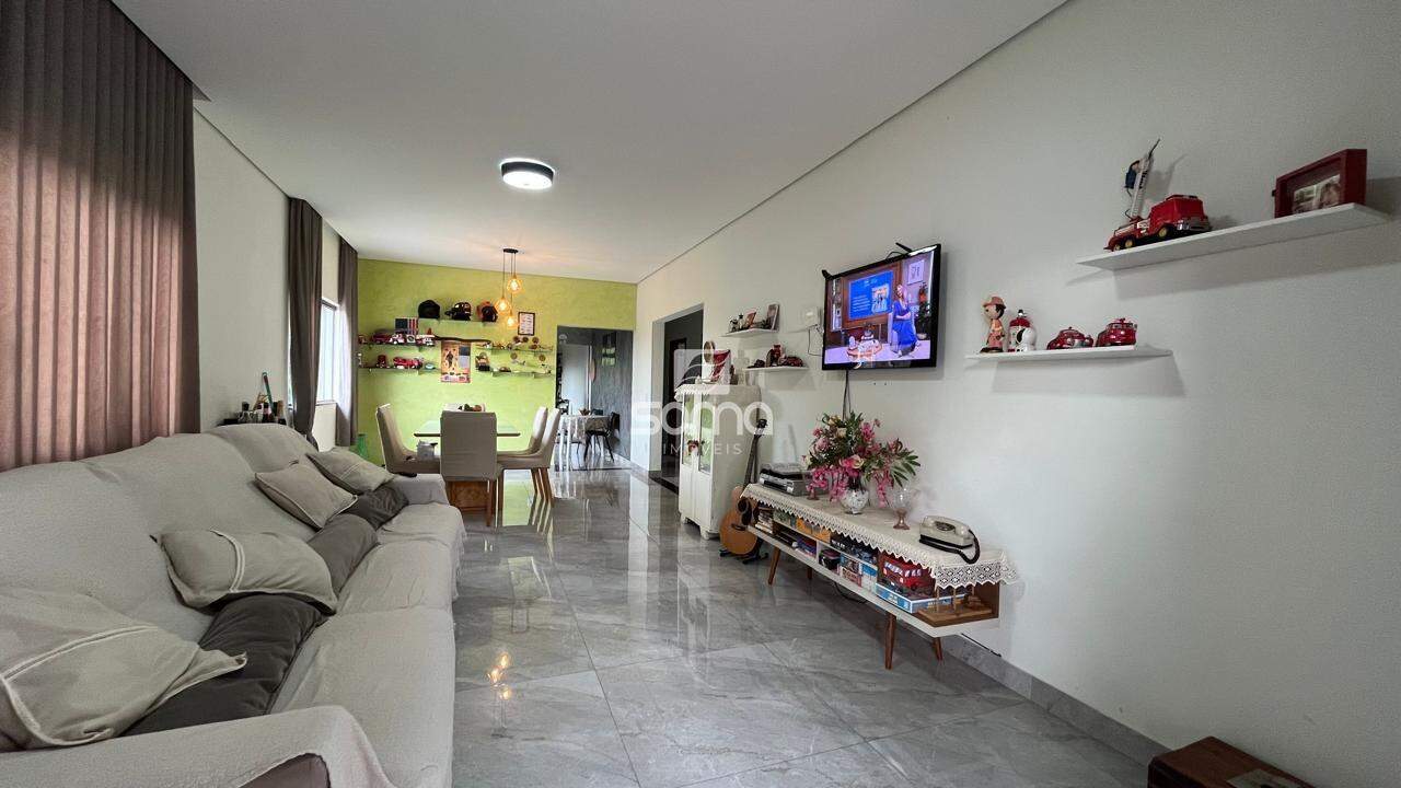 Casa em condomínio à venda no Residencial Clube dos Militares I: